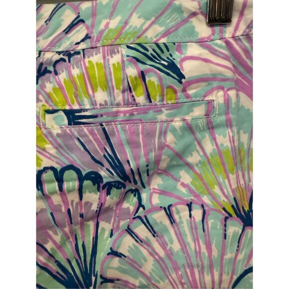 Lilly Pulitzer Buttercup Scalloped Edge Shorts in Seashell Print Sz 0 EUC - Picture 5 of 7